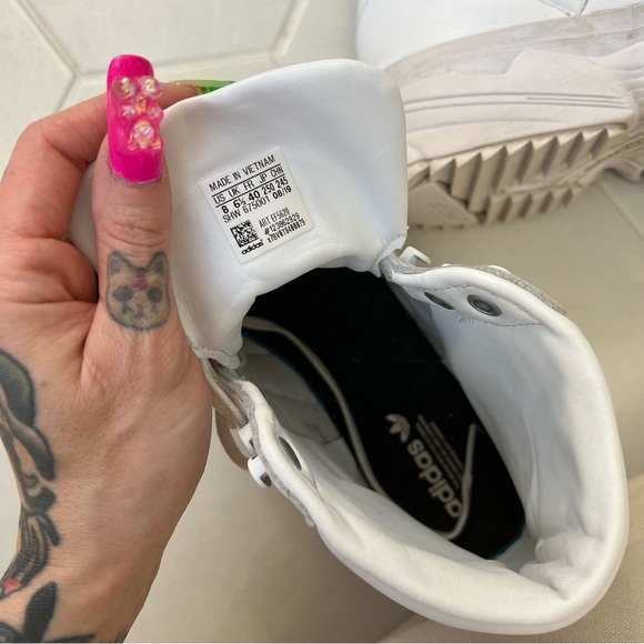 Adidas sneaker boots - size 8 - Picture 4 of 5